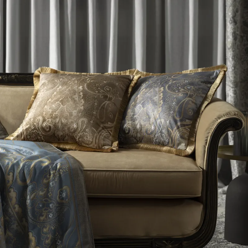 Decorative pillow Esthira