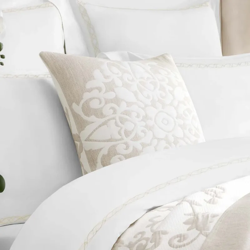 Decorative pillow Monte