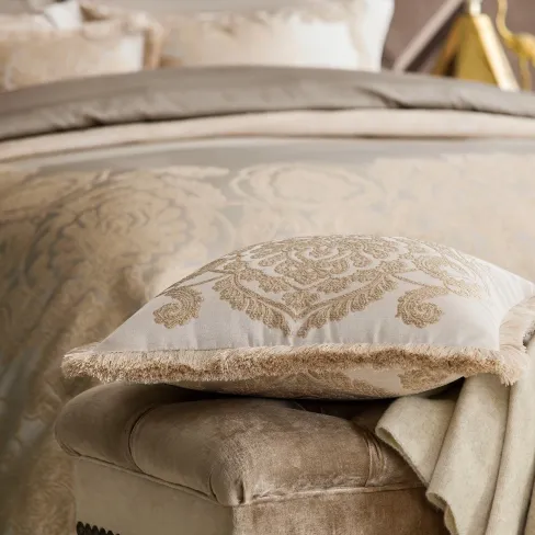 Decorative pillow Madalina