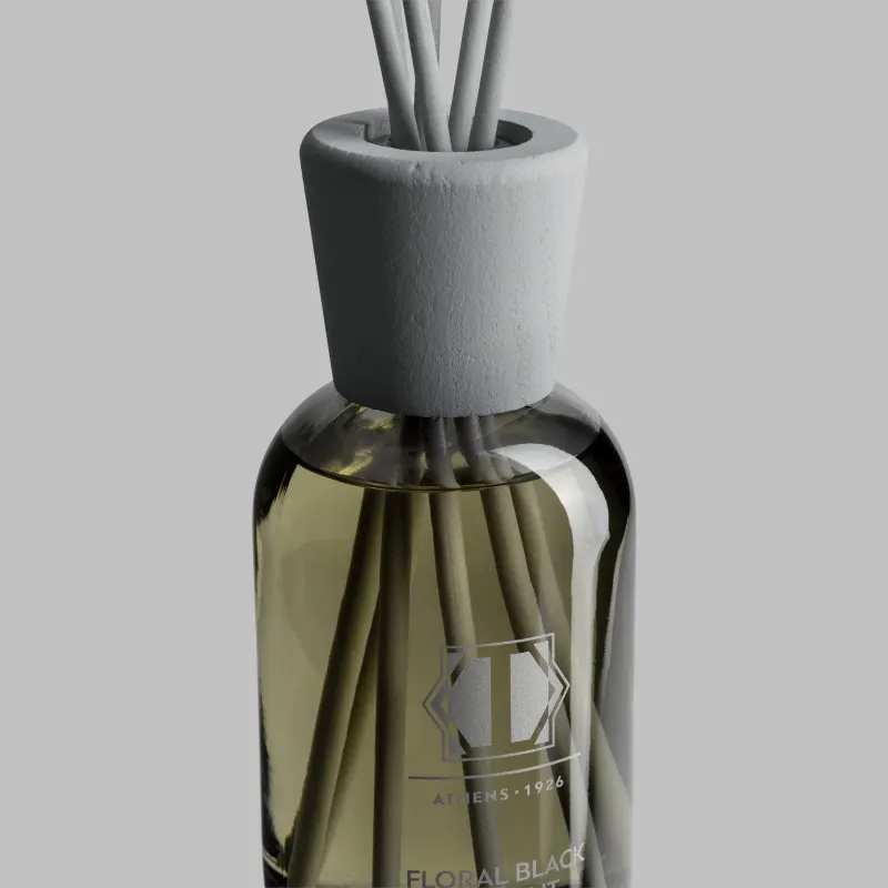 Aroma diffuser Black currant flowers