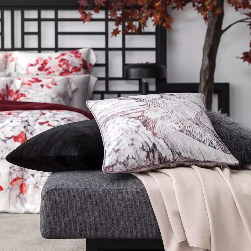 Decorative pillow Midaria