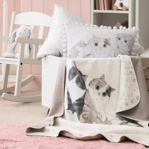 Throw Kitty