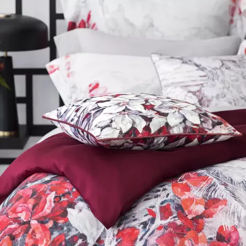 Decorative pillow Midaria