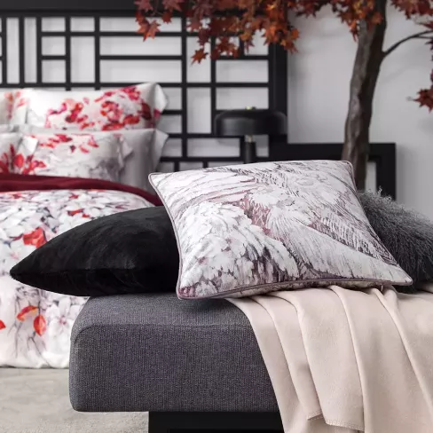 Decorative pillow Midaria