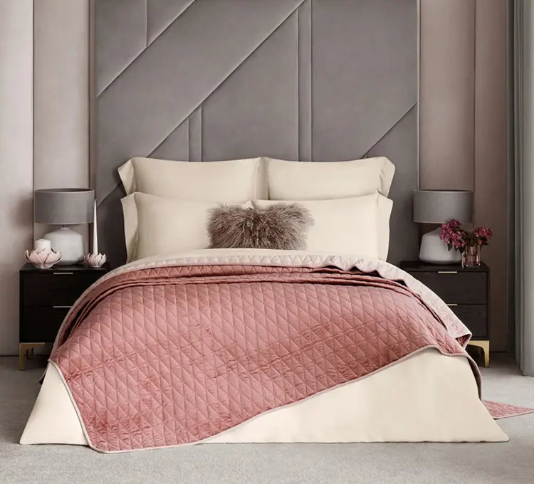 Luxurious bedspread with decorative stitching