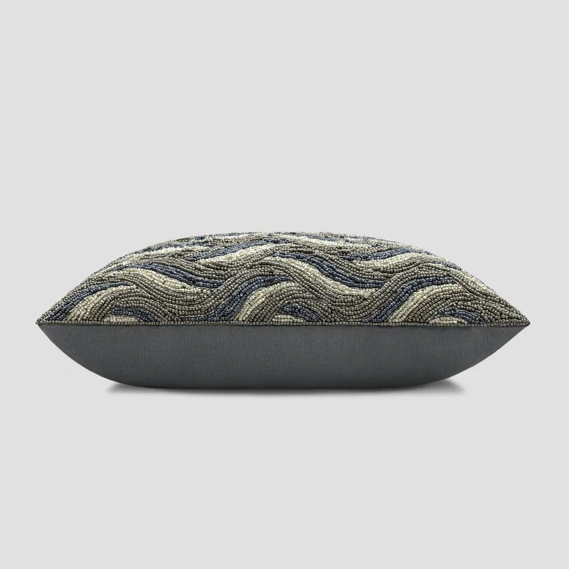 Decorative pillow Battu