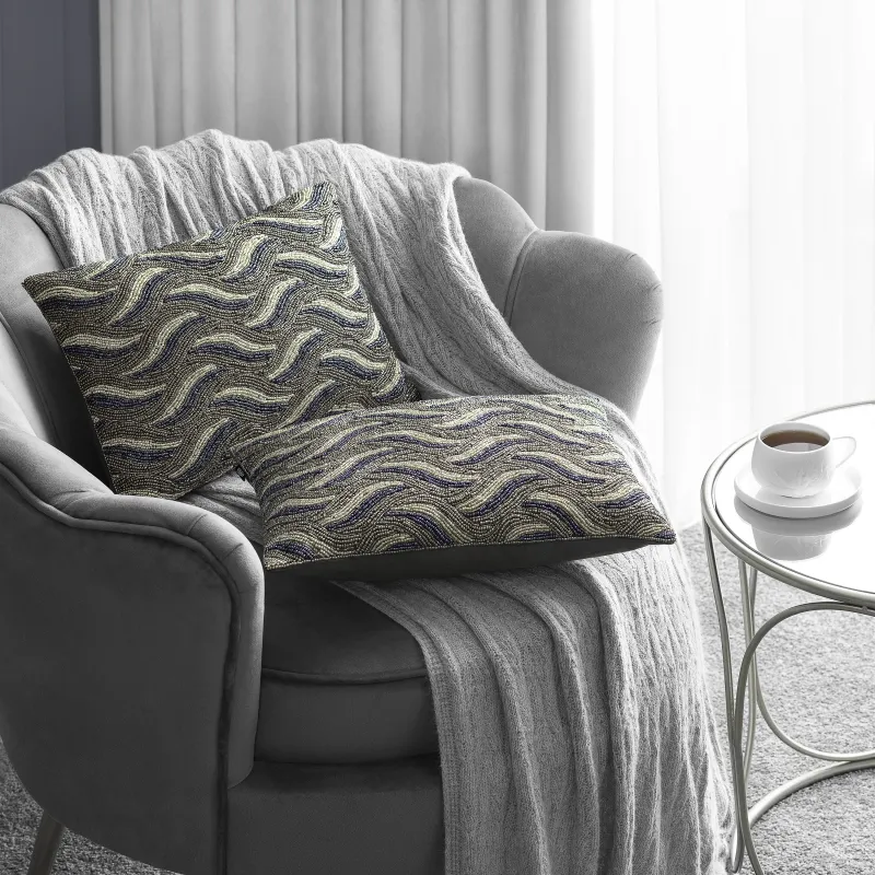 Decorative pillow Battu