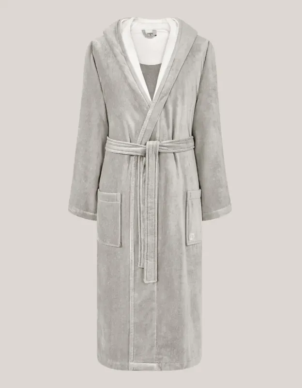 Bathrobe Art Line