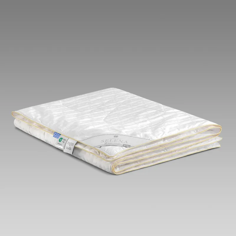 Kids comforter Selena