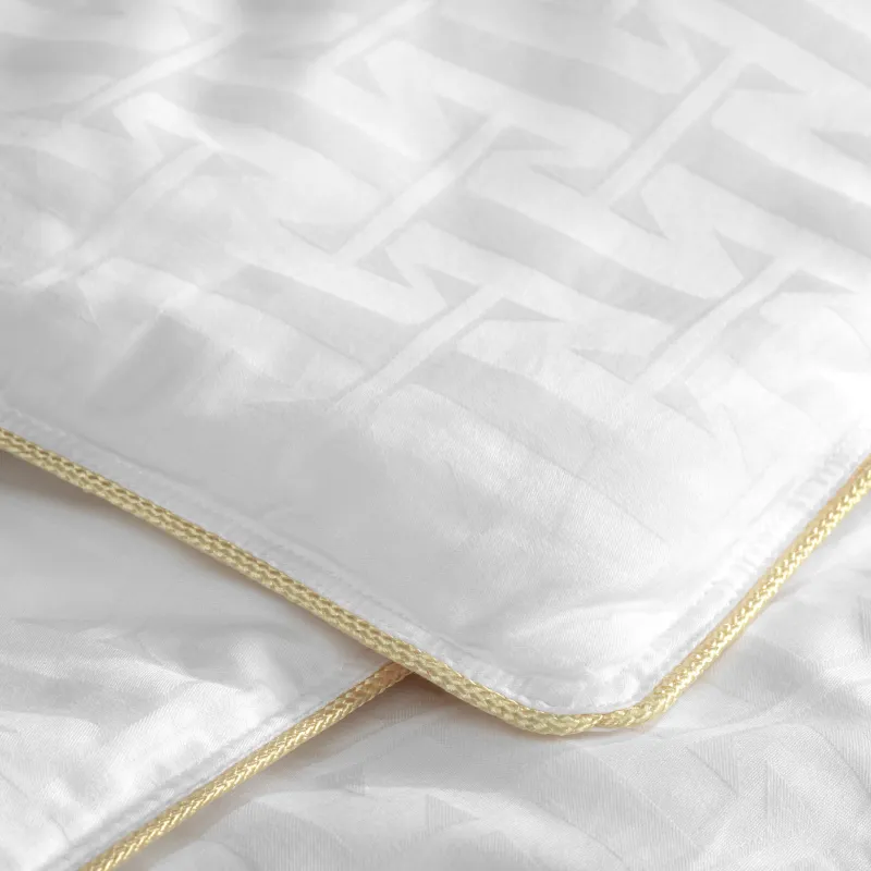 Kids comforter Selena