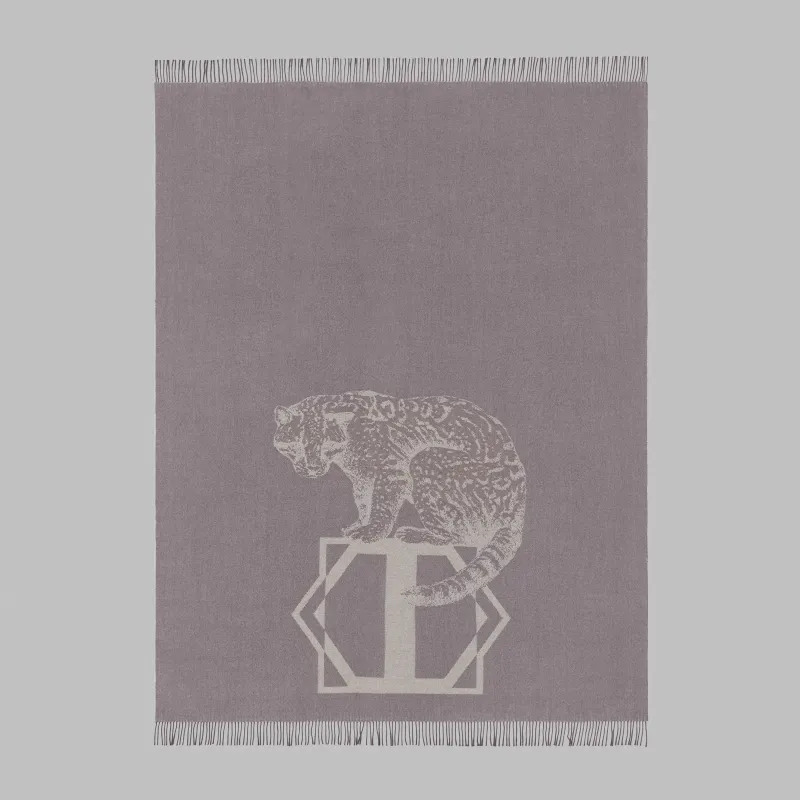 Throw Tasson