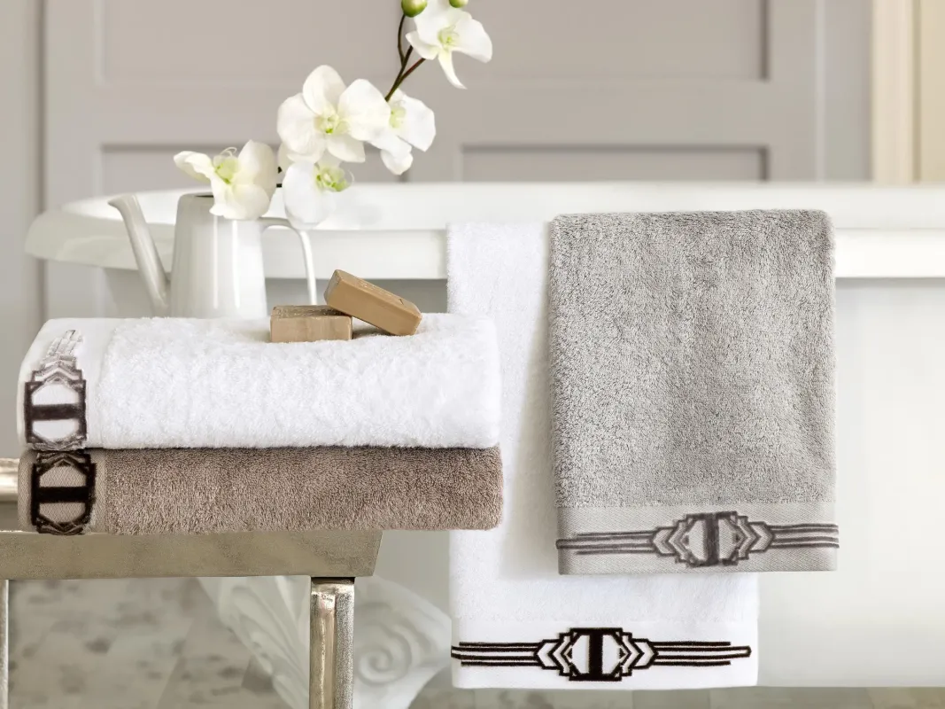 Towel Art Line