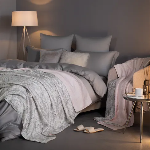 Comforter Gina