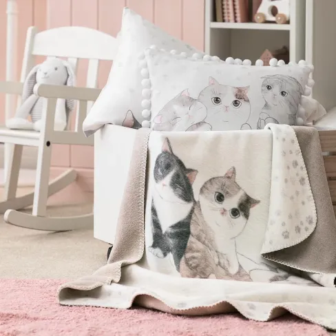 Throw Kitty