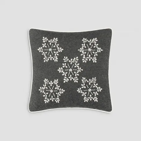 Decorative pillow Eitor